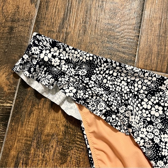 Nwt J Crew French Terry Ruffle Bikini Bottoms in Valley Floral, Size 2X - Picture 9 of 16